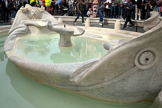 Concluso il restauro della Barcaccia